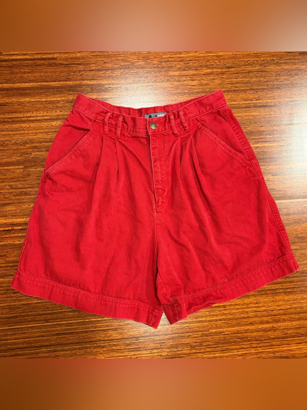 Vintage 90s Lizwear Red High-Waisted Pleated Cotton Mom Shorts Size 10